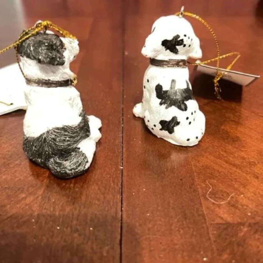 Dog Christmas Ornaments 2 Piece Set  Polyresin Figurine dog lover Gisela Graham